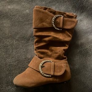 Like new mystery brand baby boots size 4